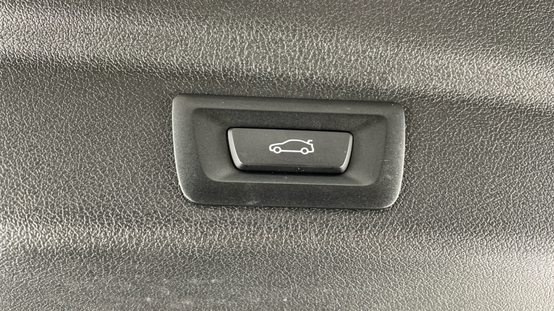 BMW 2 Series 220i MHT Sport 5dr DCT Petrol Hatchback